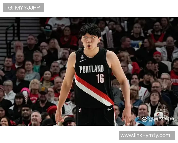 开拓者媒体人建议让杨瀚森防守大洛威表现或优于克林根和罗威